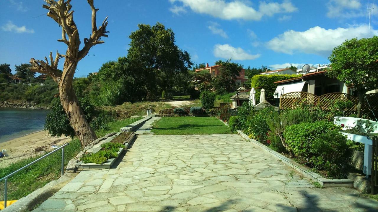 Palio Beach House Palaiontsiflikion Exterior photo